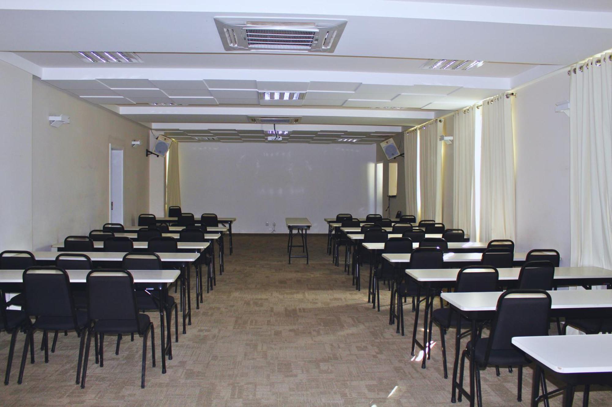 Gontijo Inn Hotel Итажуба Экстерьер фото The conference room