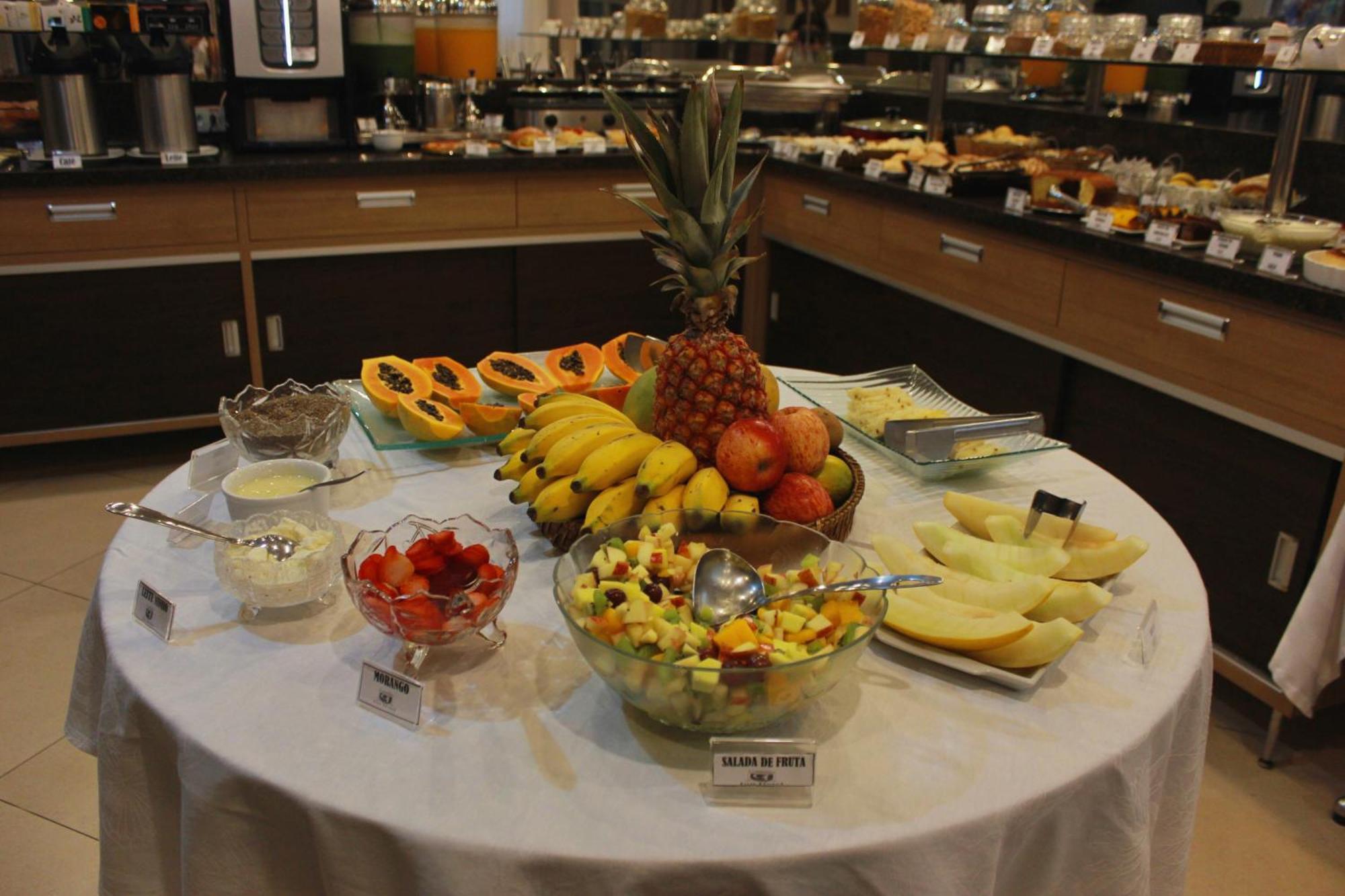 Gontijo Inn Hotel Итажуба Экстерьер фото Fruit salad
